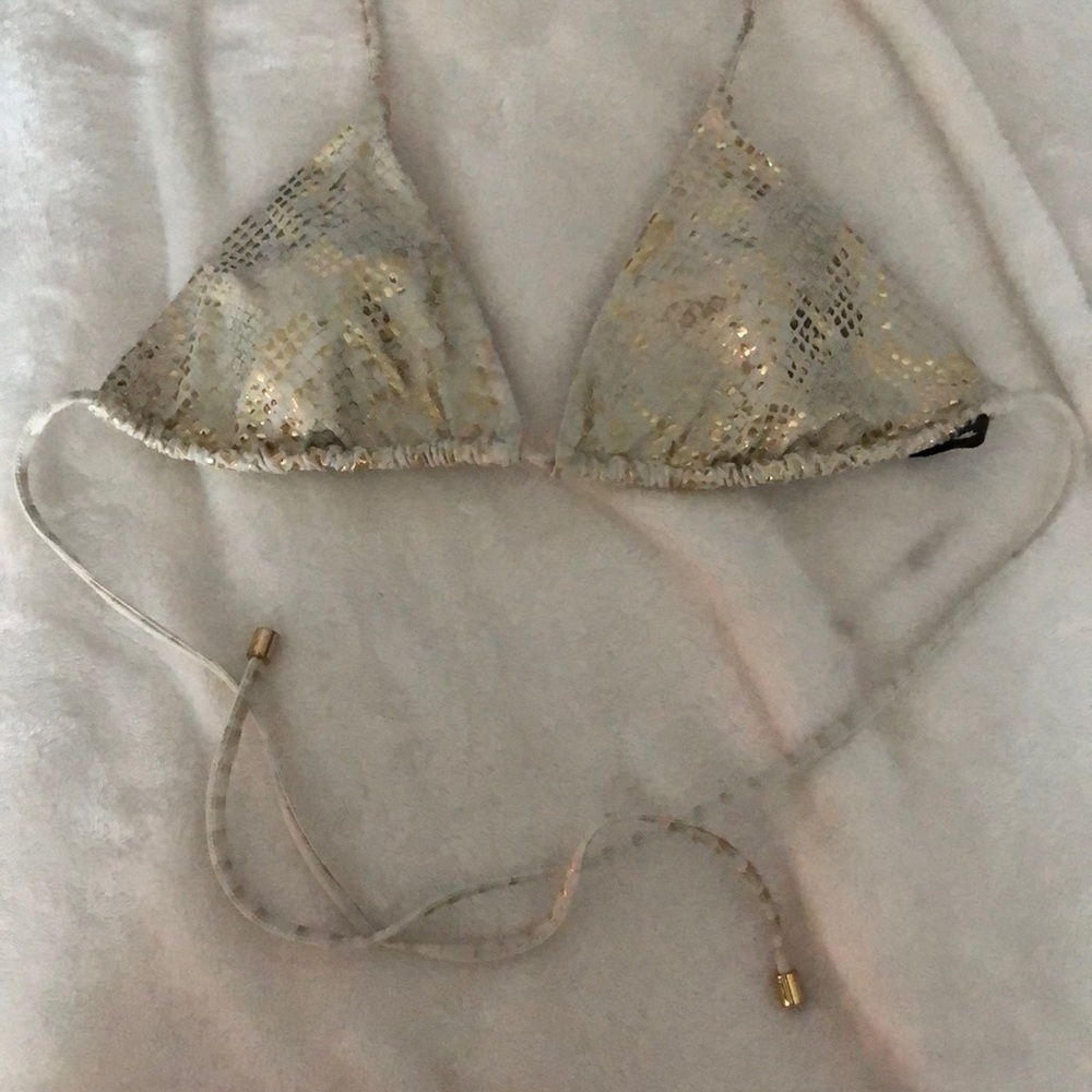 Victoria’s Secret bikini top